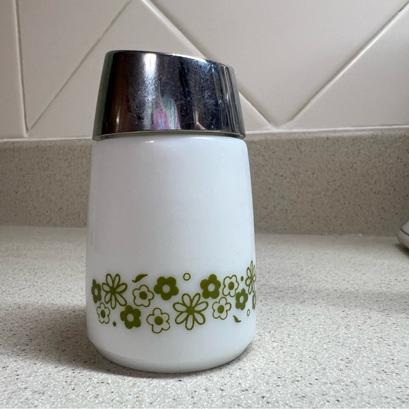 Vintage Other - Vintage Starline Milk Glass Crazy Daisy Pepper Shaker